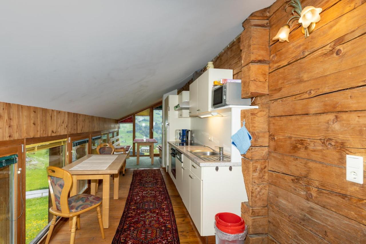 Haus Holzwurm Apartment Raggal ภายนอก รูปภาพ