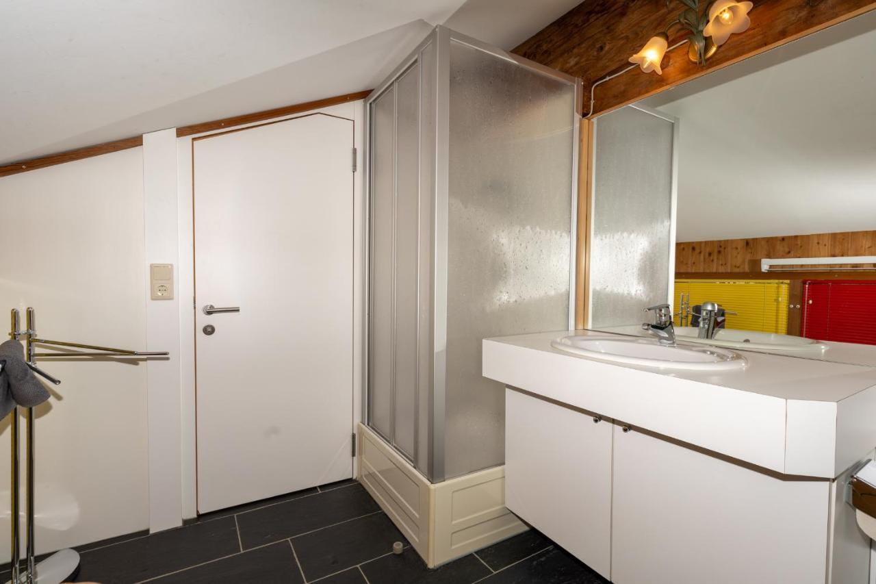 Haus Holzwurm Apartment Raggal ภายนอก รูปภาพ