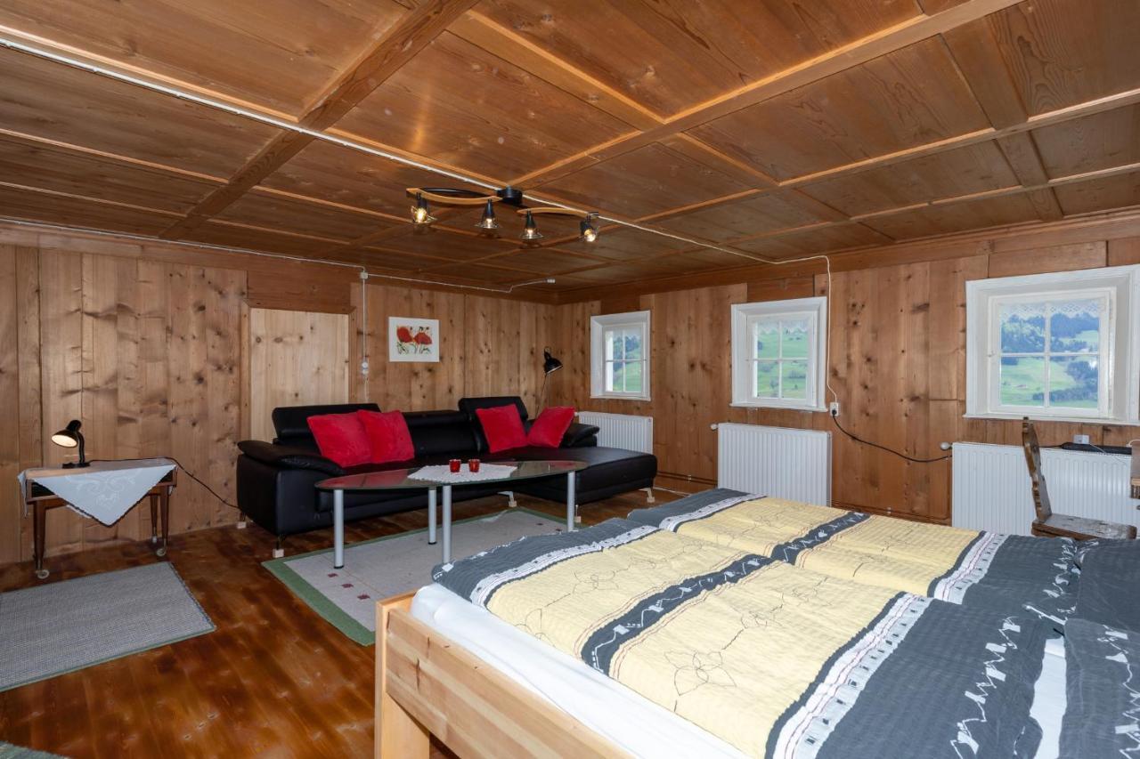 Haus Holzwurm Apartment Raggal ภายนอก รูปภาพ