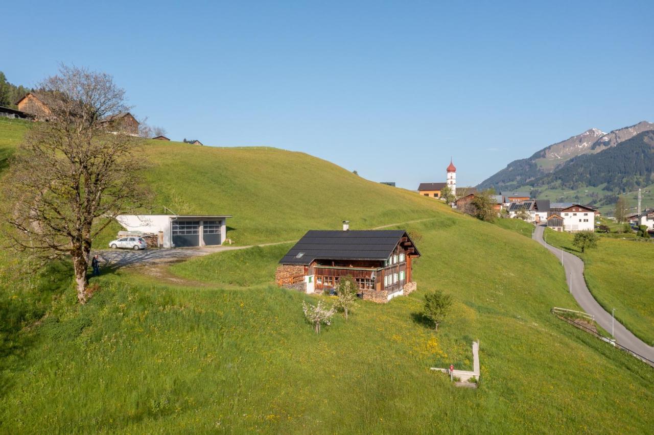 Haus Holzwurm Apartment Raggal ภายนอก รูปภาพ