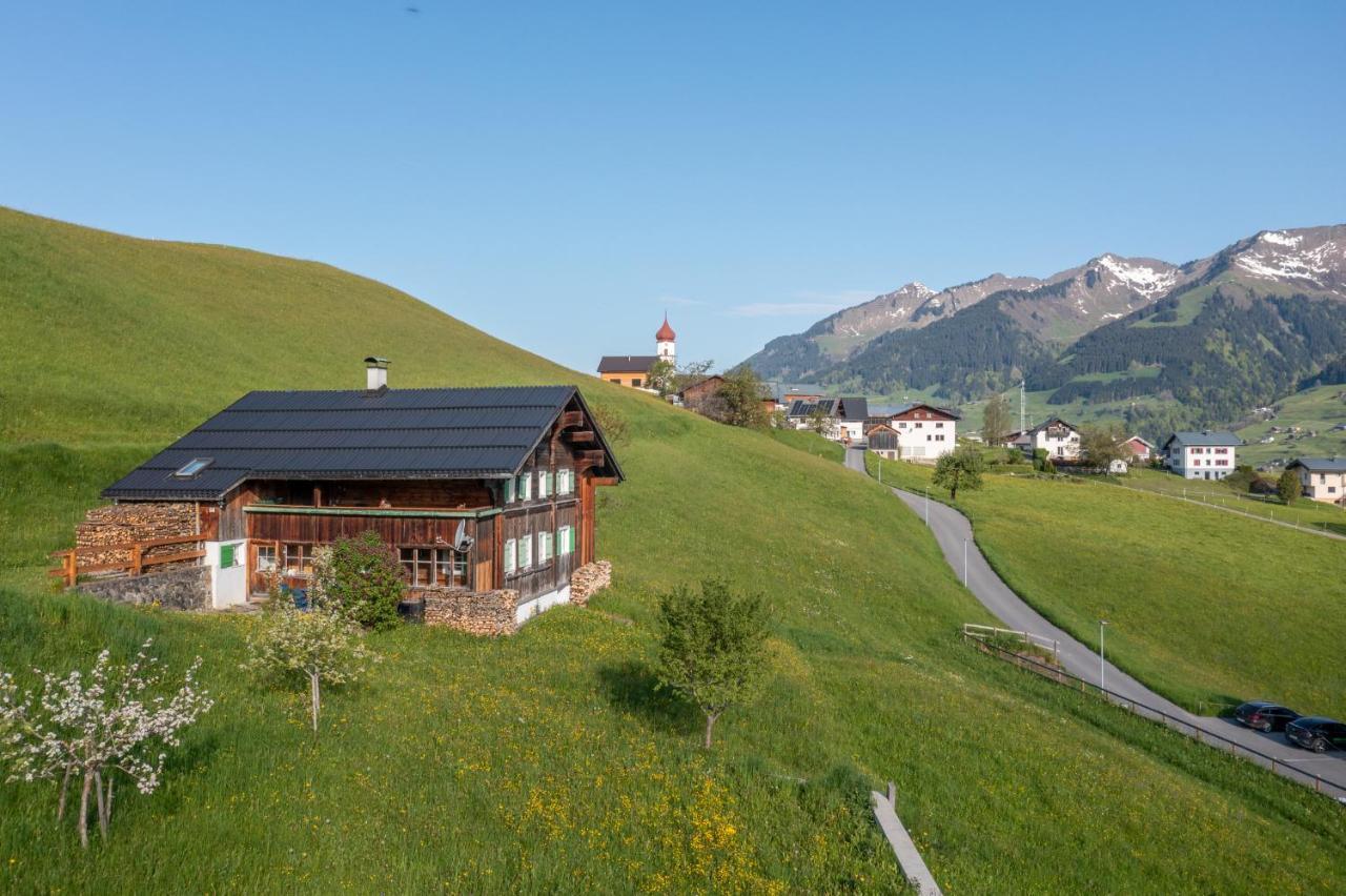 Haus Holzwurm Apartment Raggal ภายนอก รูปภาพ